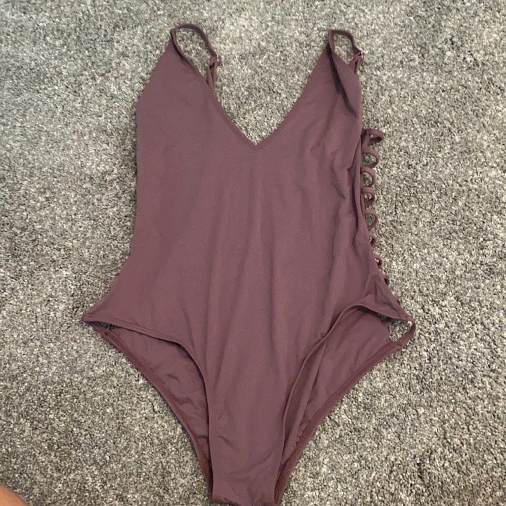 One piece fashion nova swim suit. Never worn